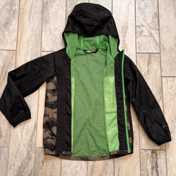 The North Face Kids Toddler size 5 black/green Windwall camo waterproof jacket - Picture 3 of 6